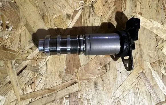BMW 5 F10 F11 Camshaft vanos timing valve 13151880 8605123