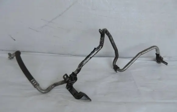 Opel Vivaro Air conditioning (A/C) pipe/hose 93868381