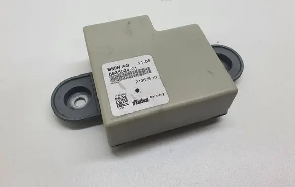 BMW 5 E60 E61 Antenna control unit 6935024 693502401 21367510