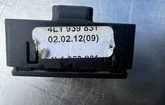 Audi Q7 4L Tailgate/trunk/boot open switch 4L1959851 02021209