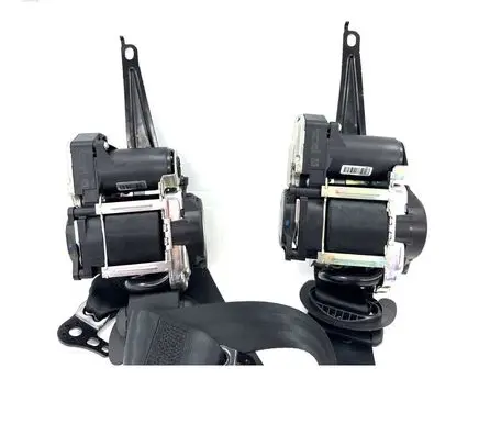 Volkswagen Tiguan Set of seat belts 5NB857706D
