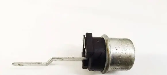 Chrysler PT Cruiser Valve vacuum 4885338AA