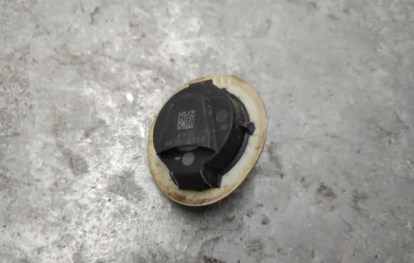Volkswagen Golf VI Airbag deployment crash/impact sensor 5K0959354