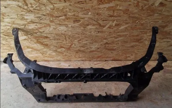 Hyundai Lantra II Radiator support slam panel