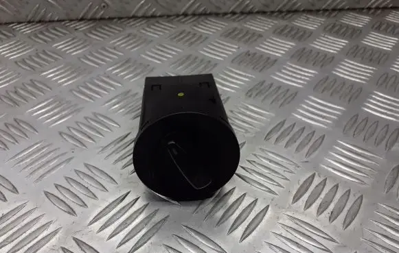Volkswagen Golf IV Light switch 1C0941531