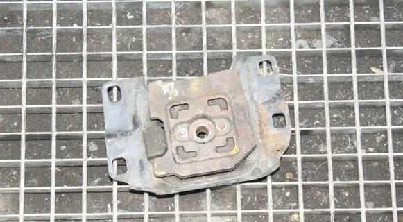 Ford Kuga I Gearbox mount P112D322A59C