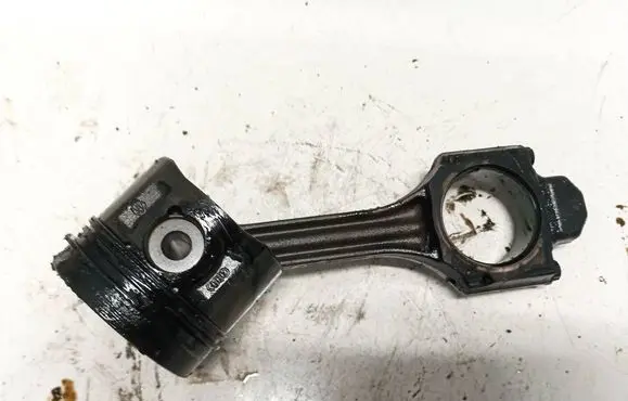 Volkswagen Polo III 6N 6N2 6NF Piston with connecting rod 028J