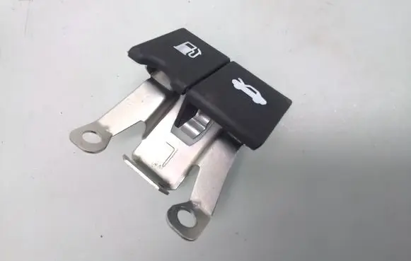 Nissan Note (E11) Engine bonnet (hood) release handle