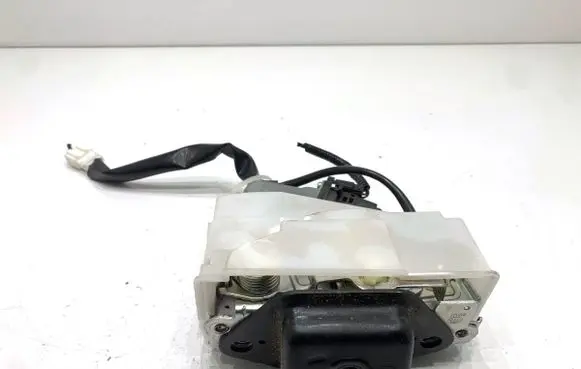 Honda CR-V Tailgate exterior lock 