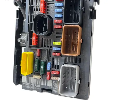 Citroen Berlingo Fuse box set 9807028780 R04