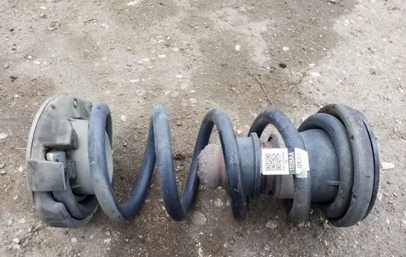 Chrysler Pacifica Rear coil spring P68231026AA