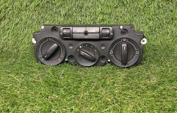 Volkswagen Jetta V Climate control unit 1K0820047JJ 5HB01027205
