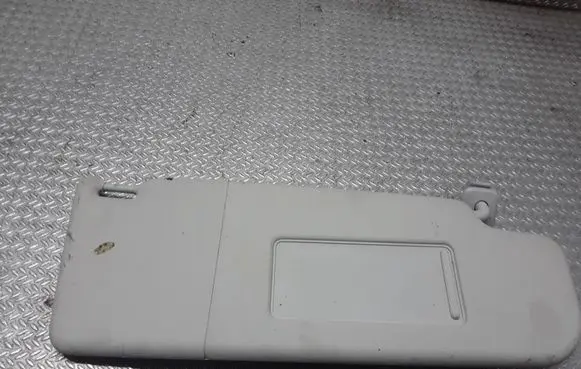 Volkswagen Golf V Sun visor