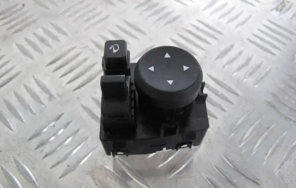 KIA Sportage Wing mirror switch 93530-R2200