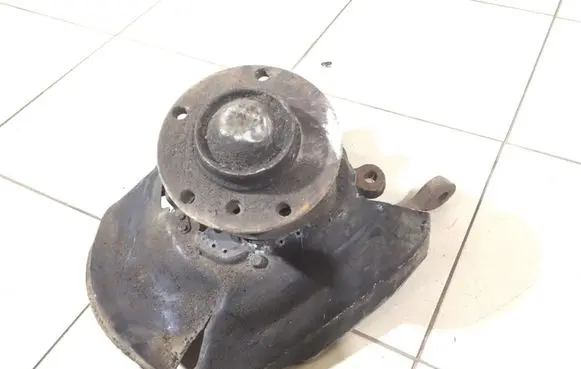 BMW 7 E38 Front wheel hub spindle knuckle