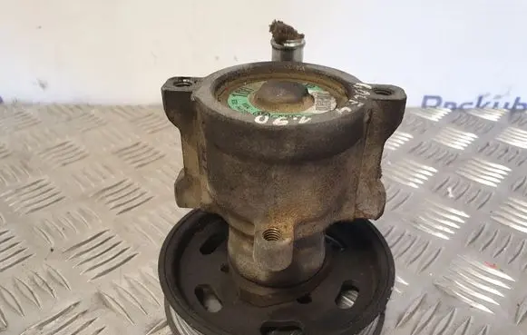 Volkswagen Golf IV Power steering pump 1J0422154D