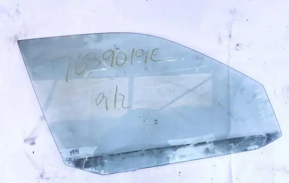 Volkswagen Caddy Front door window glass four-door