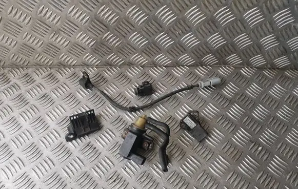 Volkswagen Golf V Camshaft position sensor 1K0906627A 70086800 0281002401