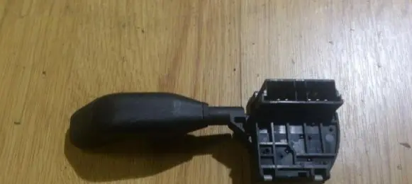 Renault 19 Wiper control stalk 6157