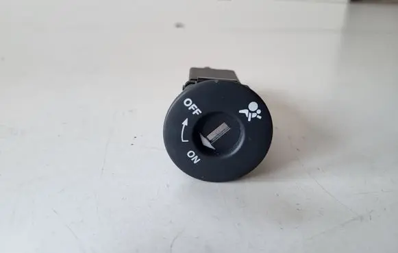Nissan Qashqai Passenger airbag on/off switch 25585BC600