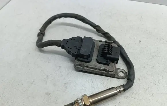 Mercedes-Benz E W213 Lambda probe sensor A0009057108 0009057108