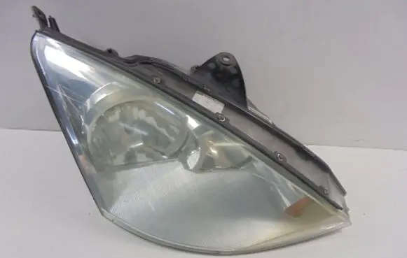 Ford Focus Headlight/headlamp 2M5113W029BD