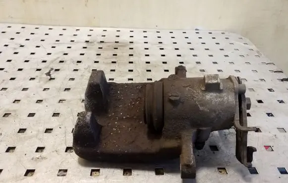 Opel Insignia A Rear brake caliper