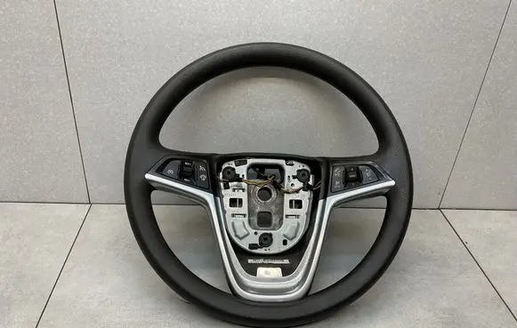 Opel Zafira C Steering wheel 13351039