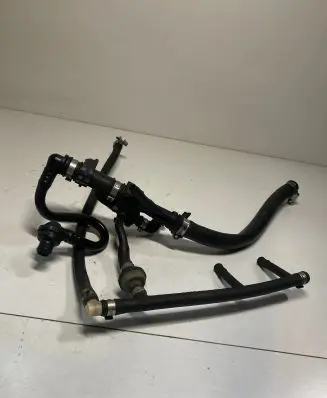 Volkswagen PASSAT B5.5 Vacuum line/pipe/hose 058133753