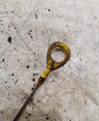 Toyota Auris 150 Oil level dip stick 