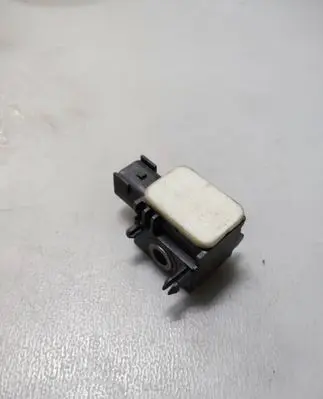 Hyundai Santa Fe Airbag deployment crash/impact sensor 959202B000