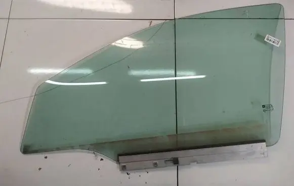 Opel Astra H Front door window glass four-door AS2