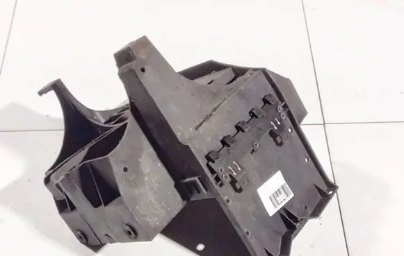Land Rover Freelander Battery box tray 