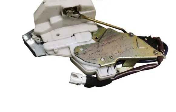 Suzuki Liana Rear door lock