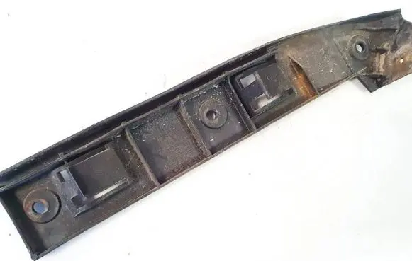 Front bumper mounting bracket