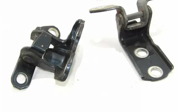 Toyota RAV 4 (XA30) Rear door hinge set 