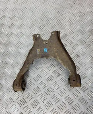 Mitsubishi L200 Front upper control arm/wishbone 