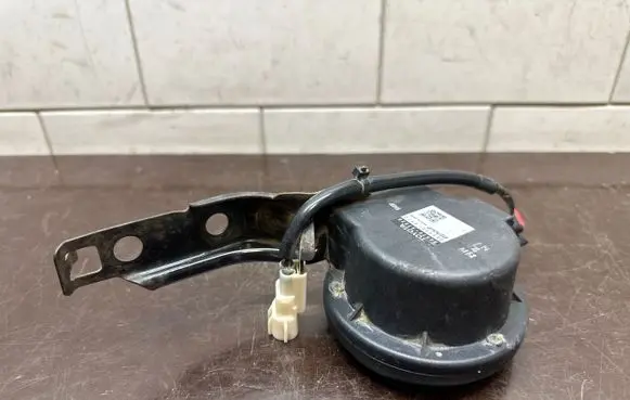 Toyota Prius+ (ZVW40) Alarm system siren 8657047020 0689004910