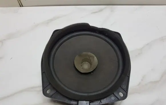 Mitsubishi Pajero Front door speaker MR301667
