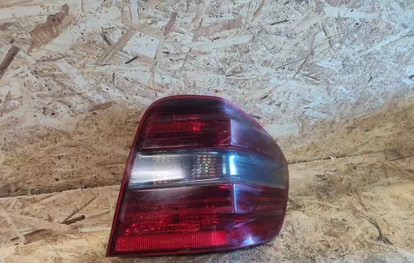 Mercedes-Benz ML W164 Rear/tail lights 404122R 404182R