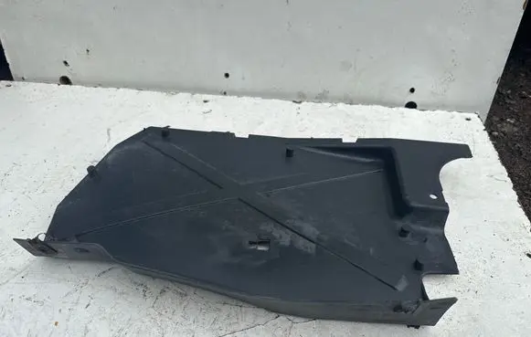 Opel Vivaro Engine splash shield/under tray 93857408 8200505045