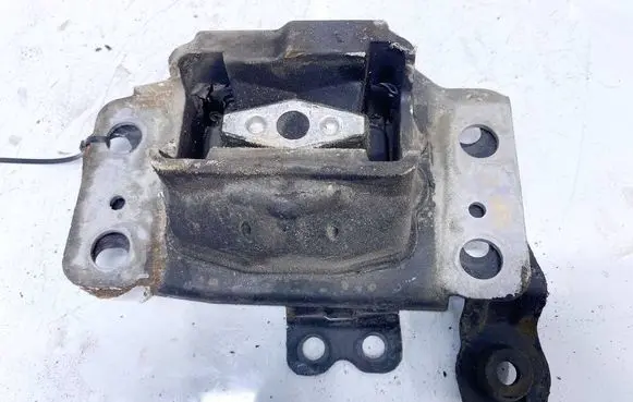 Ford Mondeo MK IV Engine mount bracket 6g917m121ac