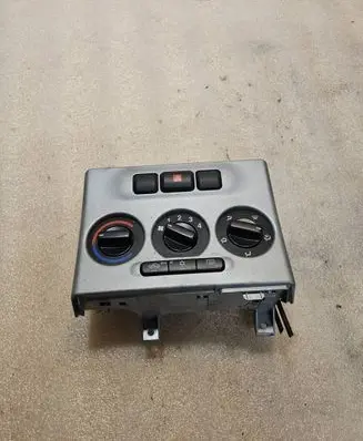 Opel Zafira A Climate control unit 90673