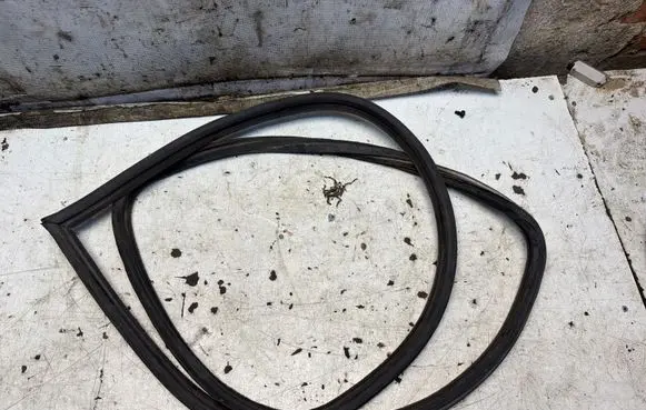 BMW 3 E30 Front door rubber seal