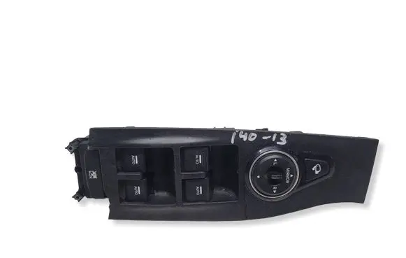 Hyundai i40 Electric window control switch 935703Z000 39R4901000