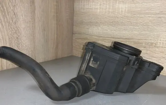 Volkswagen Lupo Oil breather separator 036103464