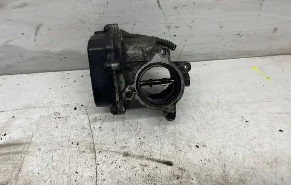 Volkswagen Golf Plus Throttle valve 03L128063J