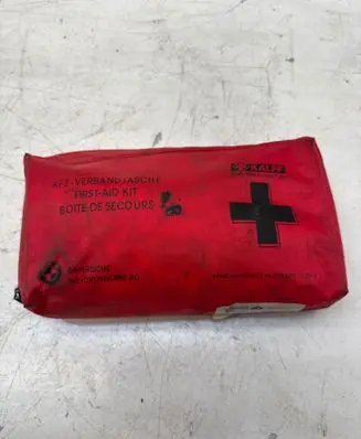 BMW 5 E39 First aid kit 13164