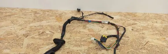 Nissan Navara D40 Front door wiring loom 24124EB802