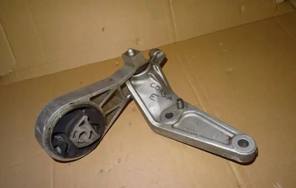Opel Corsa E Gearbox mounting bracket 13130723